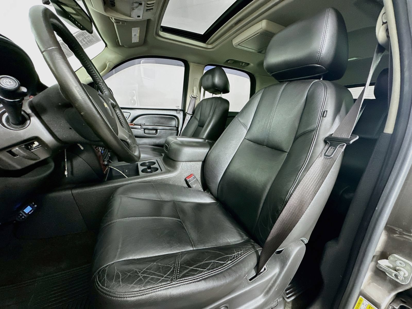 Used 2013 Chevrolet Tahoe LT w/ Luxury Package AWD/4WD image 22