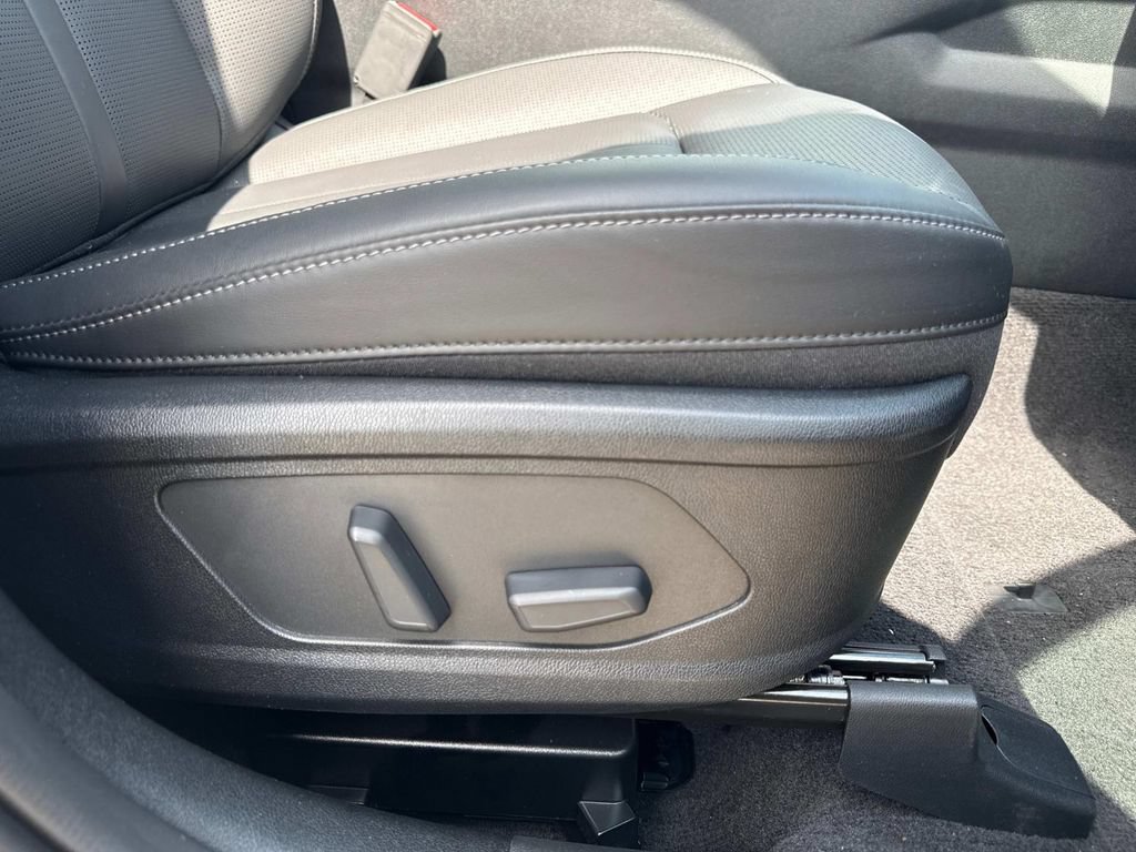 New 2025 Kia Sorento SX AWD/4WD image 16