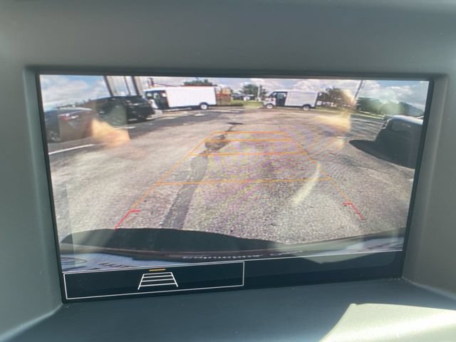 Used 2024 GMC Terrain SLE w/ Driver Convenience Package AWD/4WD image 17