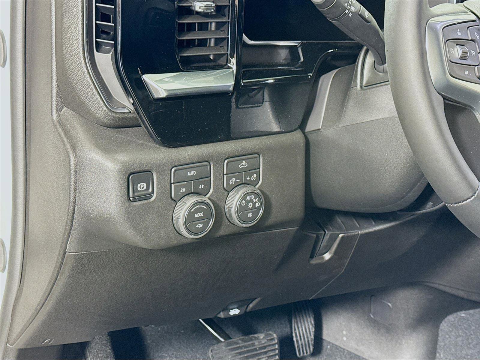 New 2026 Chevrolet Silverado 1500 RST w/ LPO, Dark Essentials Package image 5