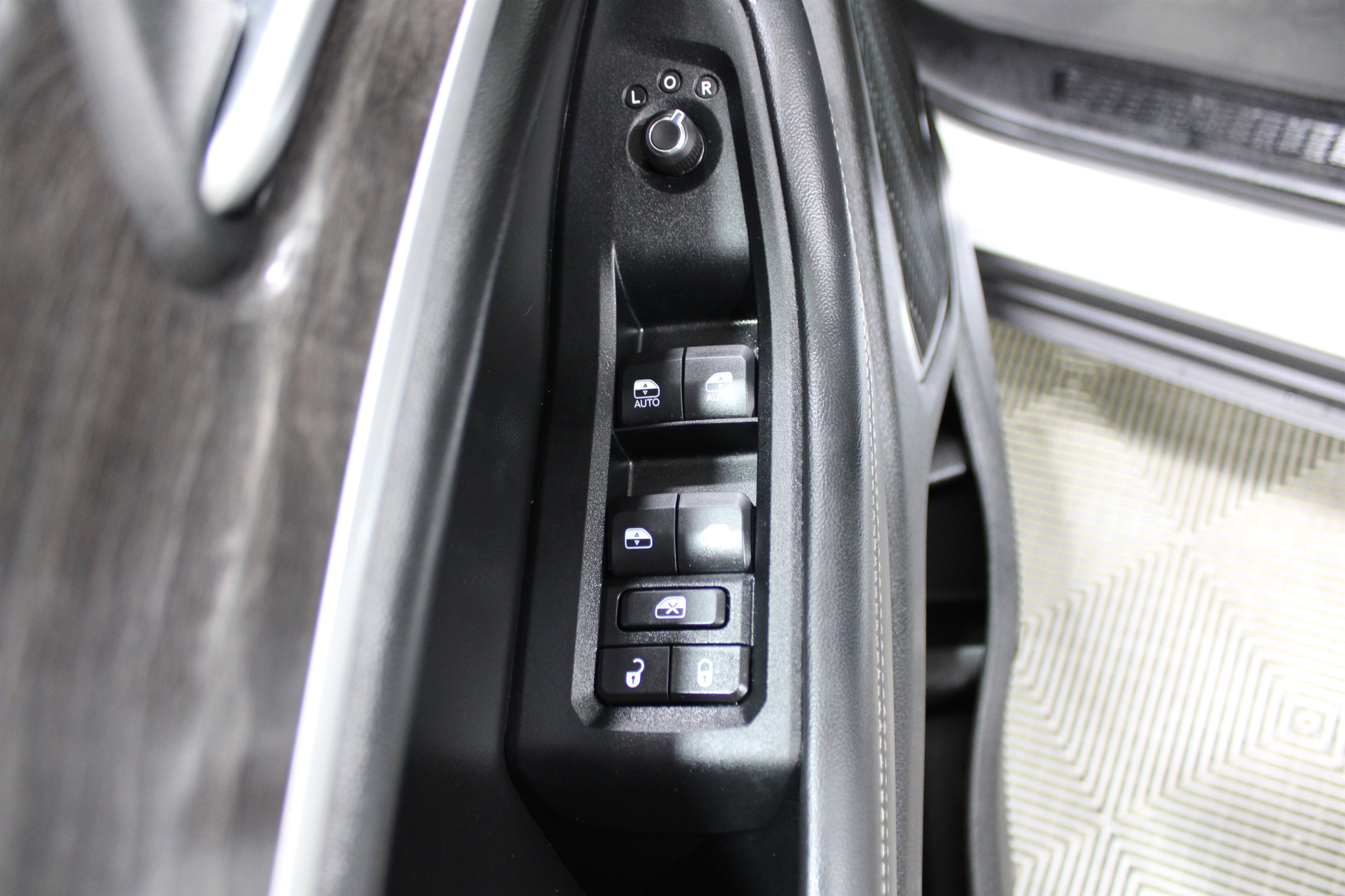 Used 2022 Jeep Grand Cherokee Limited 4xe image 7