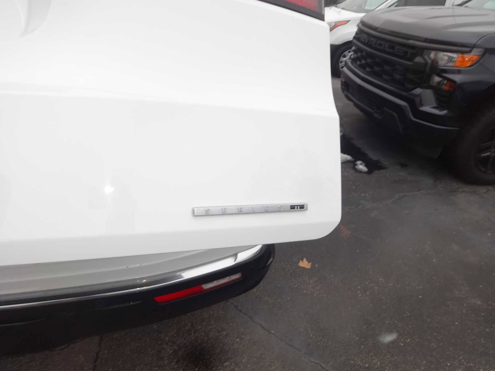 Used 2024 Jeep Wagoneer L Series II w/ Flexible Seating Group image 9