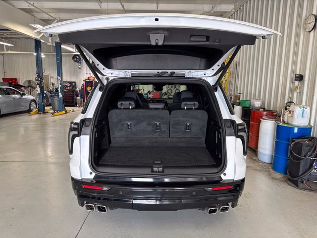 Used 2025 Chevrolet Traverse RS AWD/4WD image 14