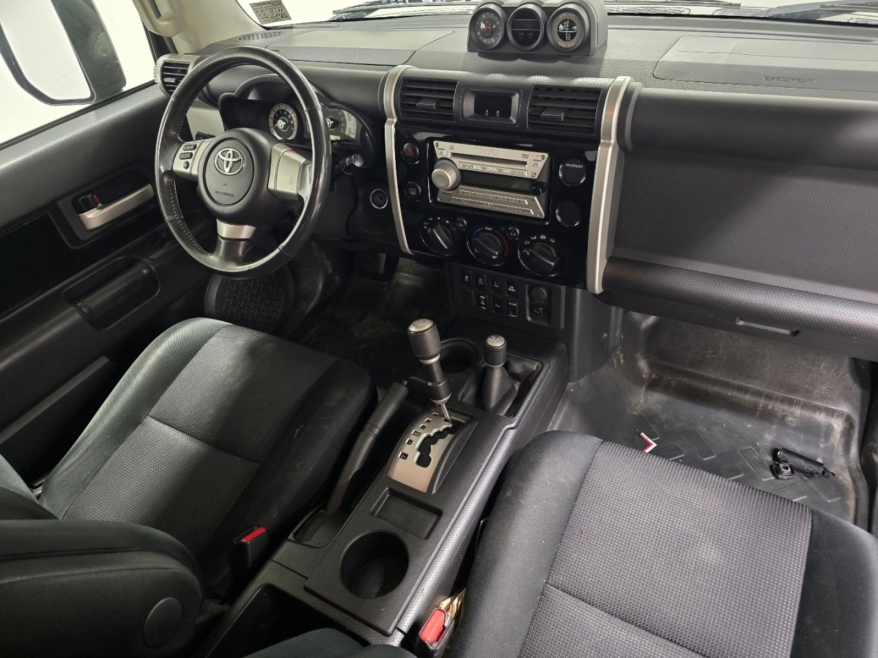 Used 2010 Toyota FJ Cruiser 4WD image 21