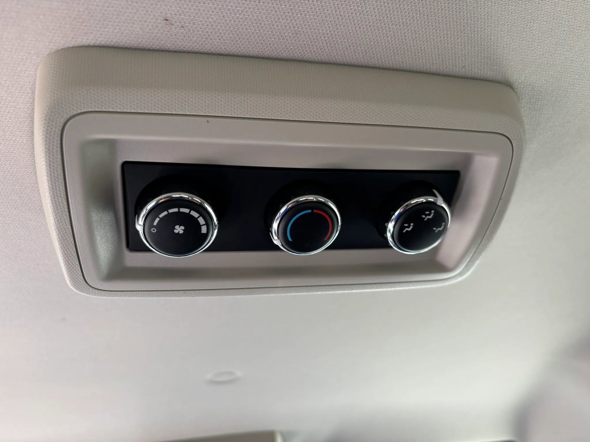 Used 2012 Dodge Grand Caravan SXT image 24