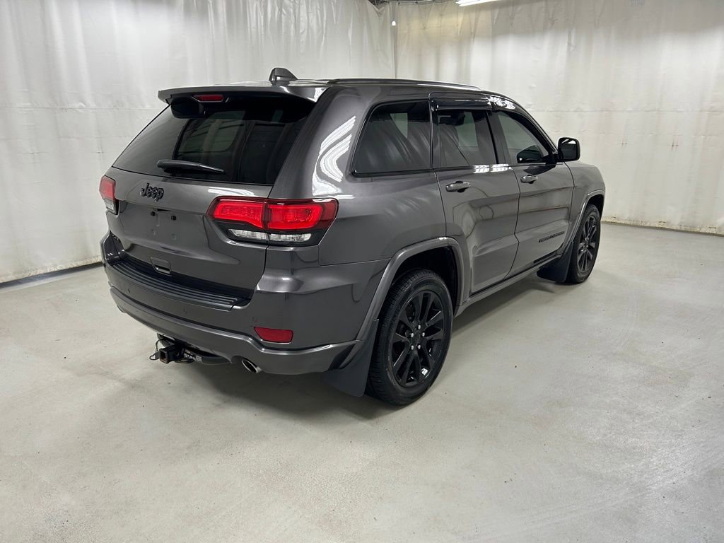 Used 2019 Jeep Grand Cherokee Altitude AWD/4WD image 5