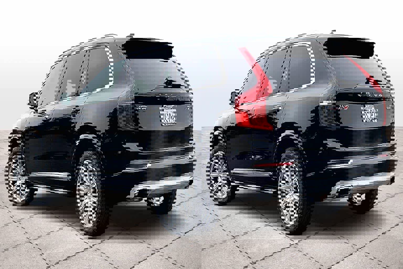 Used 2017 Volvo XC90 T6 Inscription w/ Vision Package image 15