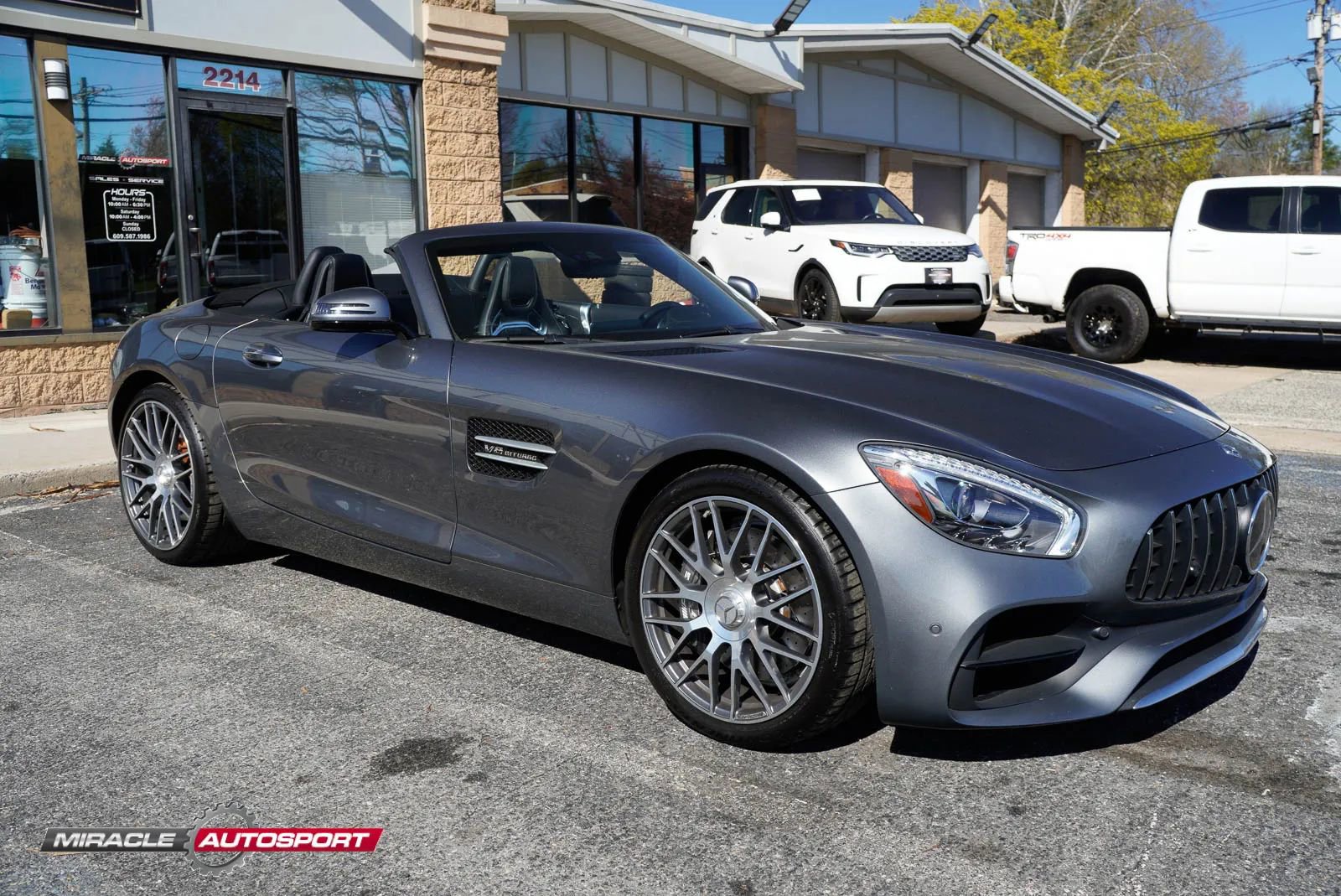 Used 2018 Mercedes-Benz AMG GT Roadster w/ Exclusive Interior Package image 9