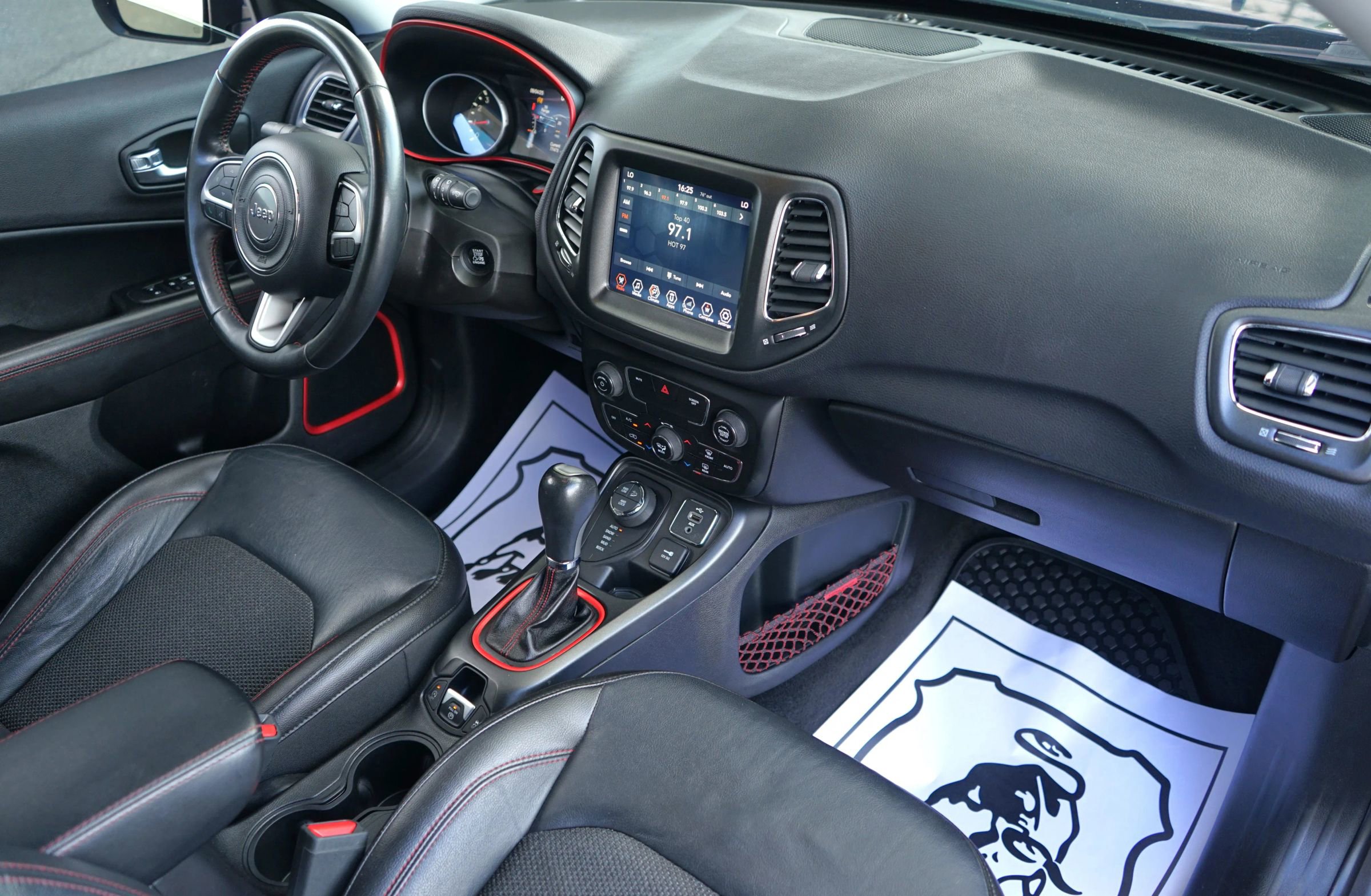 Used 2018 Jeep Compass Trailhawk image 28