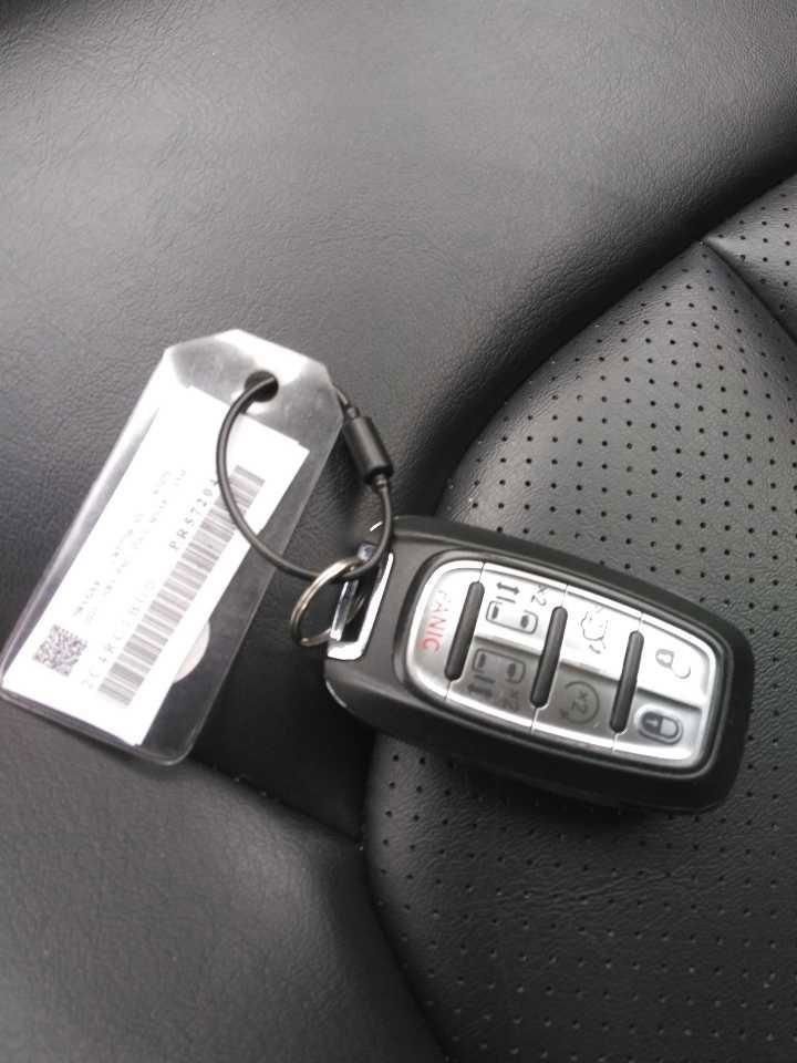 Used 2023 Chrysler Pacifica Touring-L image 10