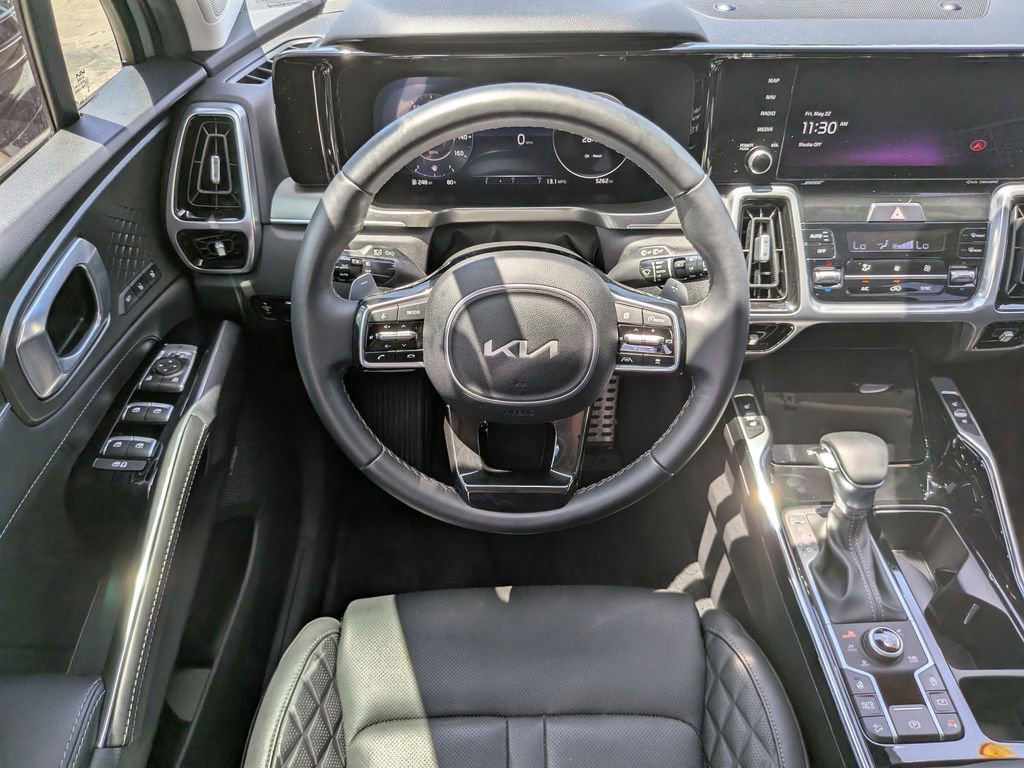 Certified 2023 Kia Sorento SX AWD/4WD image 16