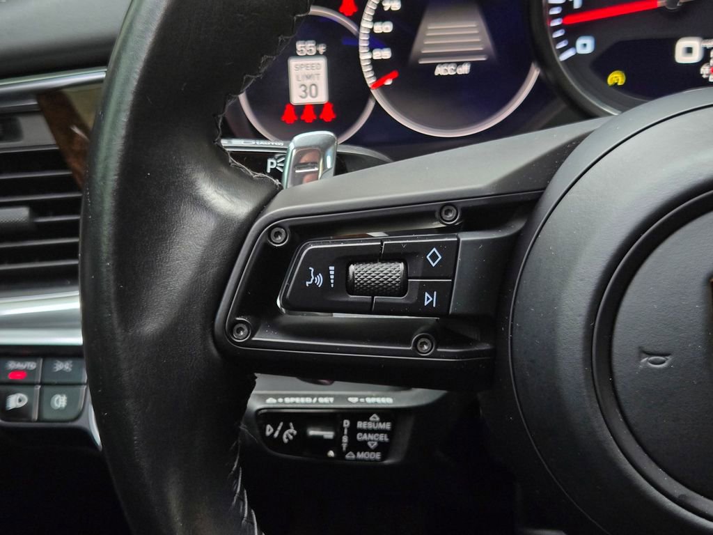 Used 2021 Porsche Panamera 4S image 34