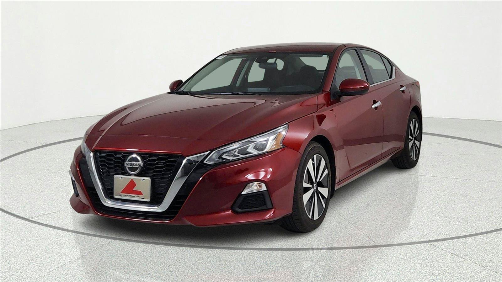 Used 2022 Nissan Altima 2.5 SV FWD image 2