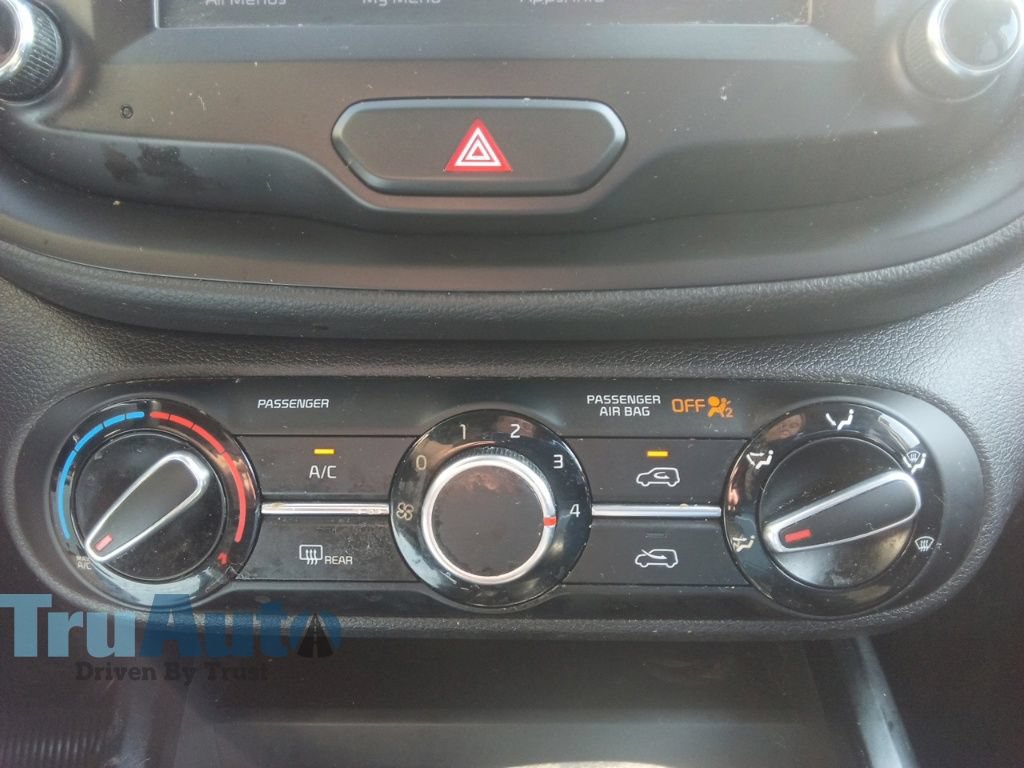 Used 2020 Kia Soul S FWD image 33