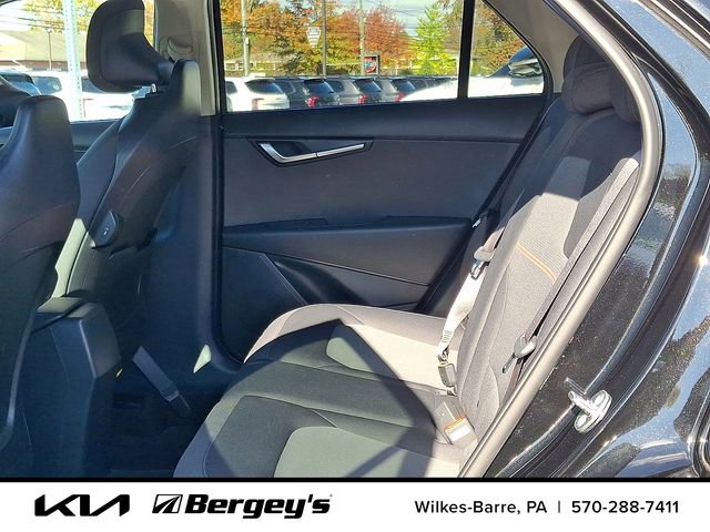 Certified 2025 Kia Niro LX image 12