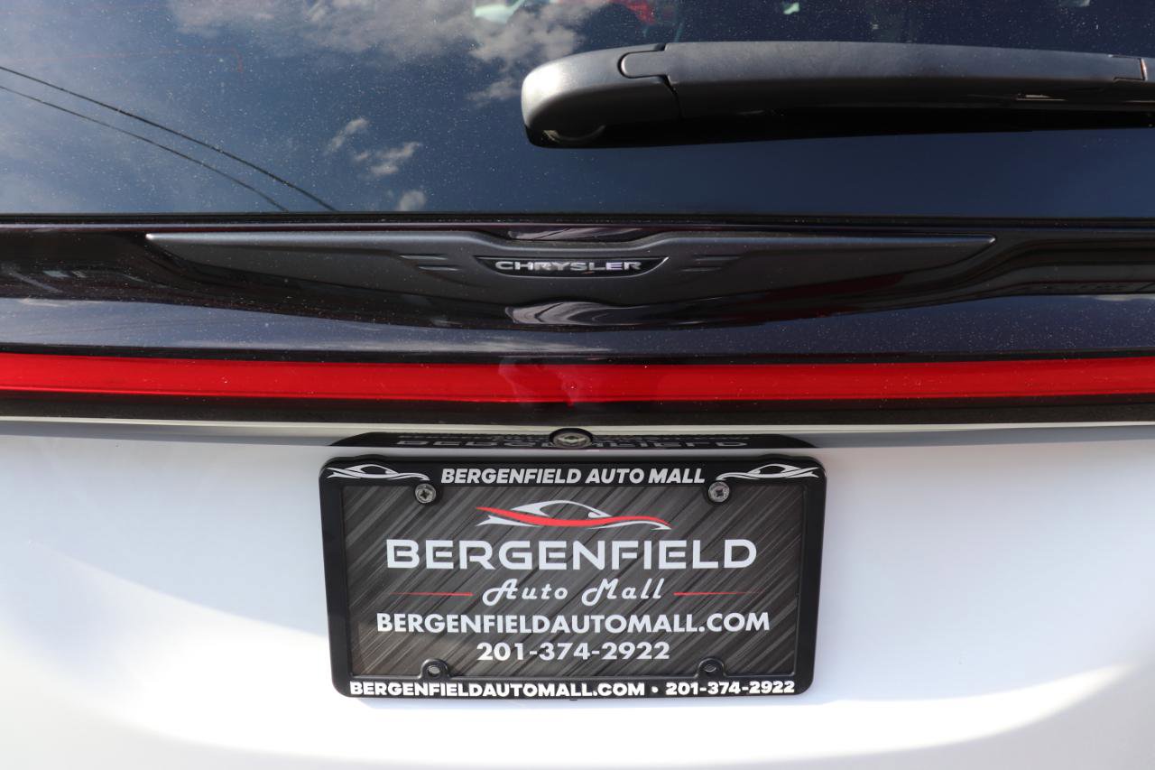 Used 2025 Chrysler Pacifica Limited FWD image 67