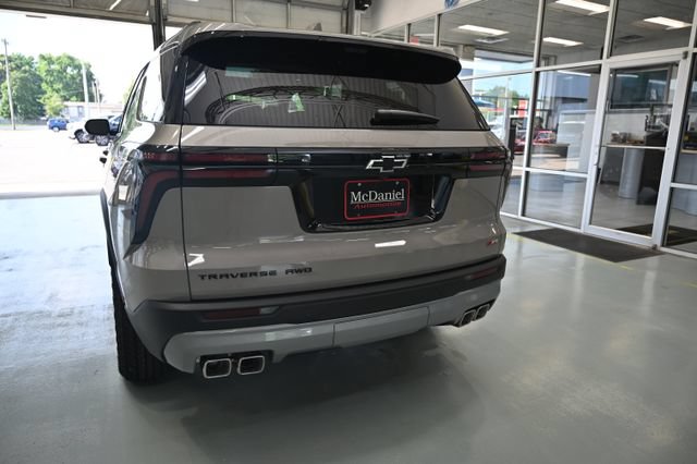 New 2026 Chevrolet Traverse Z71 w/ Enhanced Driving Package AWD/4WD image 4