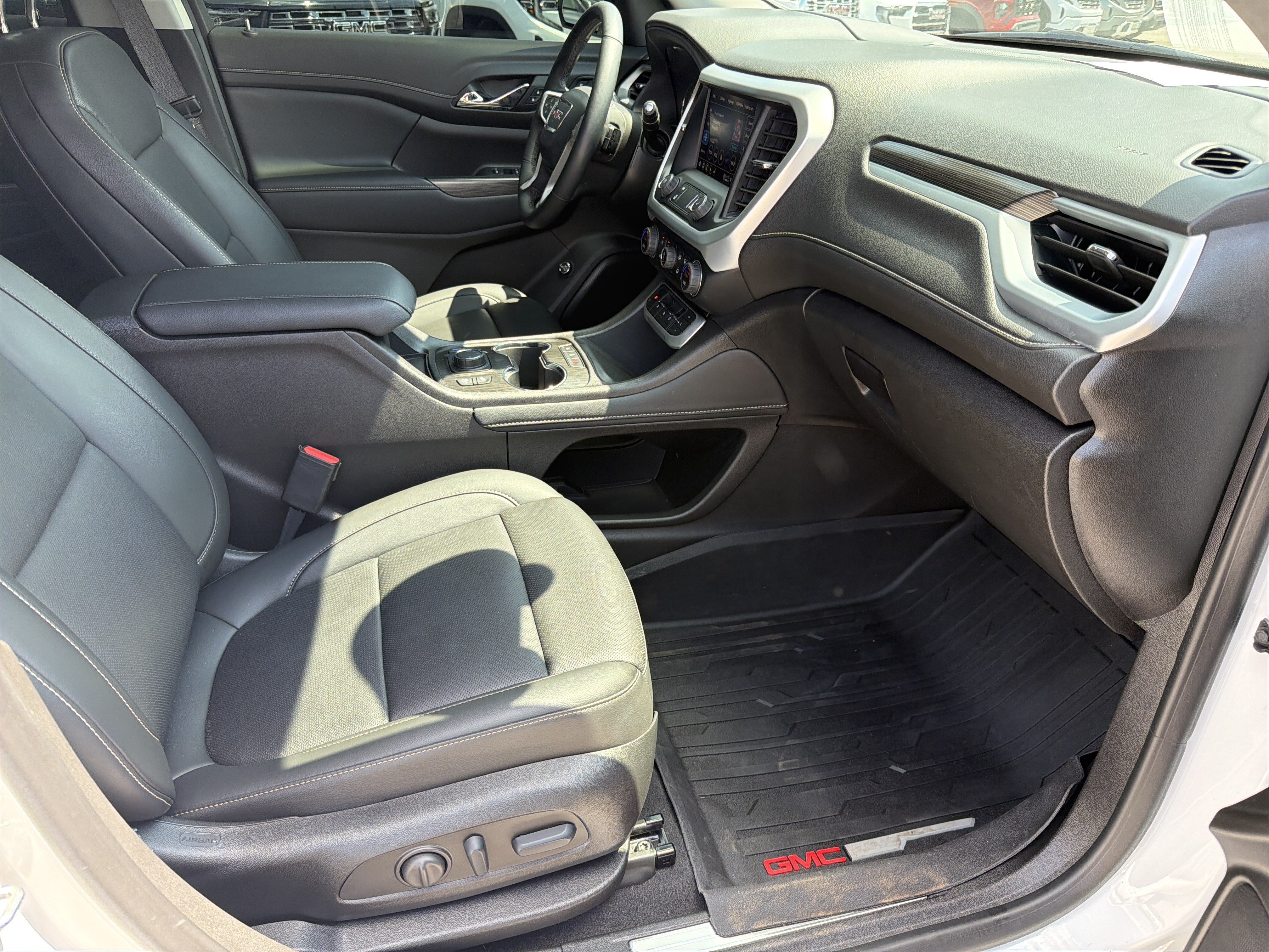 Certified 2023 GMC Acadia SLT w/ Elevation Edition FWD image 14