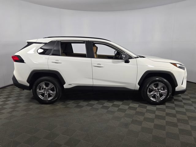 Used 2023 Toyota RAV4 LE AWD/4WD image 10