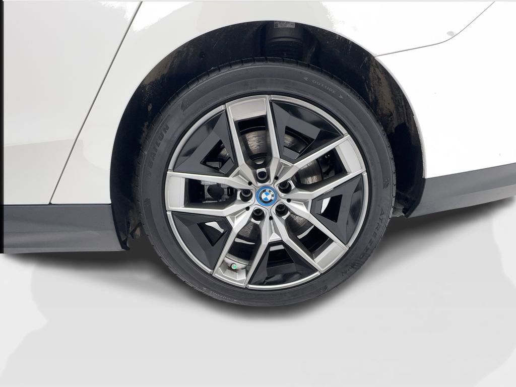 Used 2024 BMW i5 eDrive40i RWD image 12