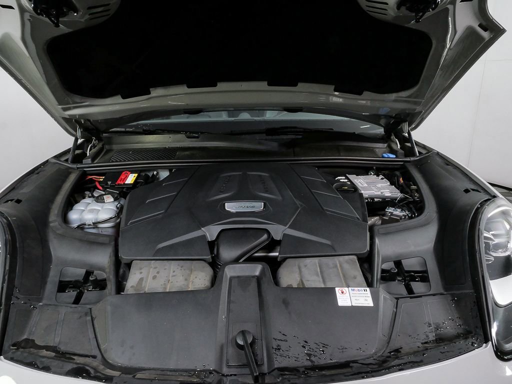 Used 2020 Porsche Cayenne image 36