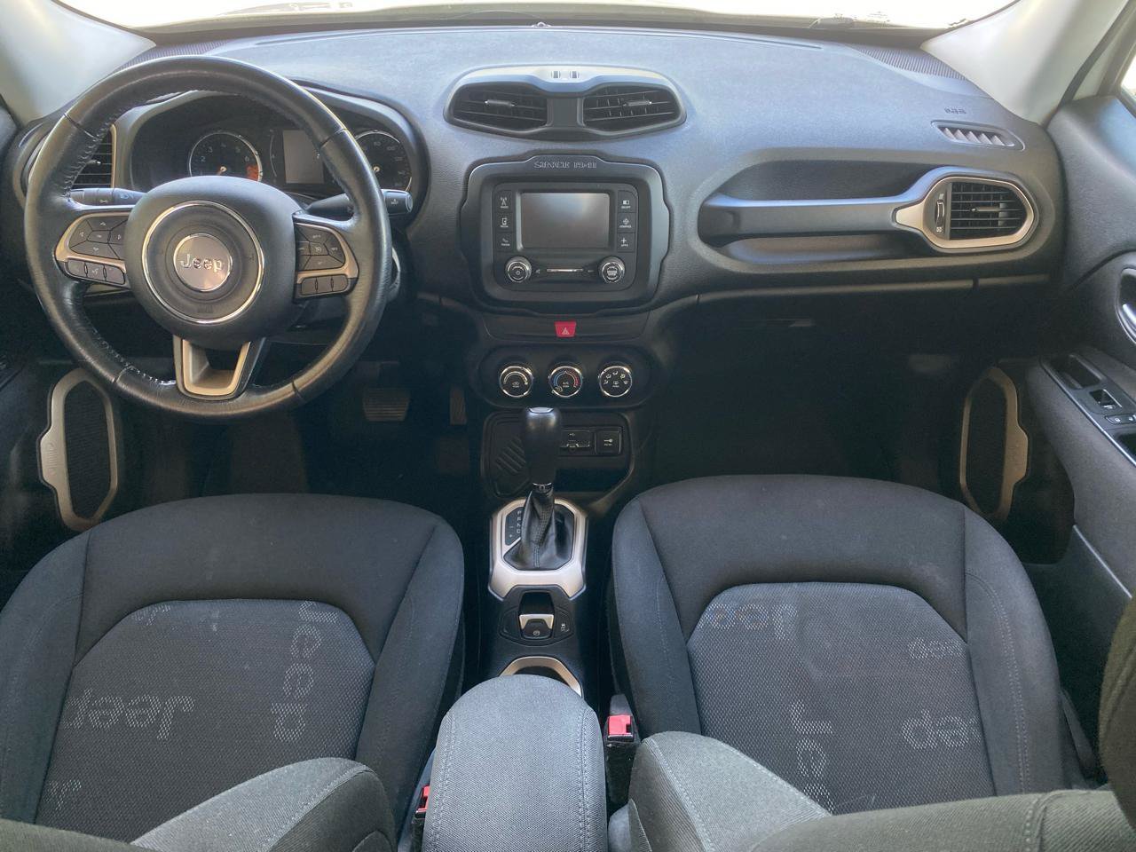 Used 2016 Jeep Renegade Latitude FWD image 23