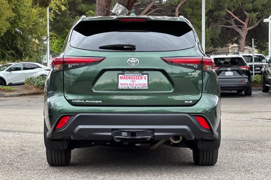 Certified 2025 Toyota Highlander XLE AWD/4WD image 4