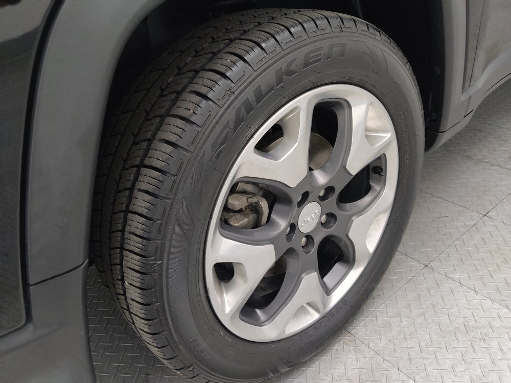 Used 2019 Jeep Compass Limited AWD/4WD image 31