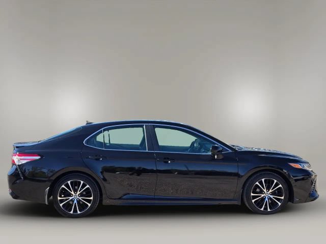 Used 2020 Toyota Camry SE w/ Moonroof Package AWD/4WD image 4