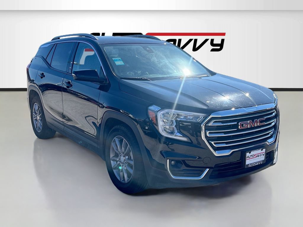 Used 2023 GMC Terrain SLT image 1
