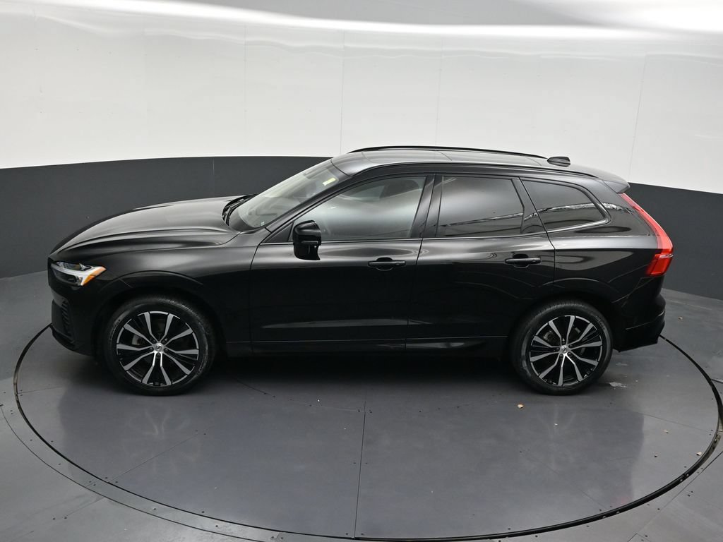 Certified 2024 Volvo XC60 B5 Plus w/ Climate Package AWD/4WD image 17