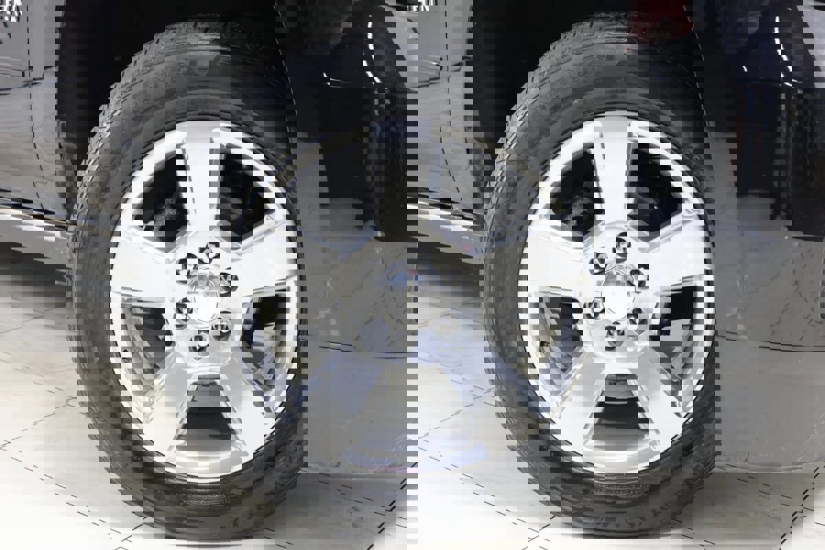 Used 2019 Chevrolet Suburban Premier image 15