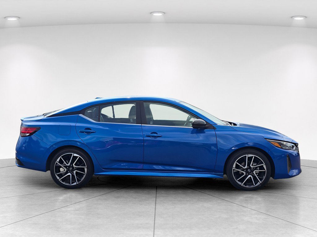 Used 2024 Nissan Sentra SR w/ SR Premium Package FWD image 7