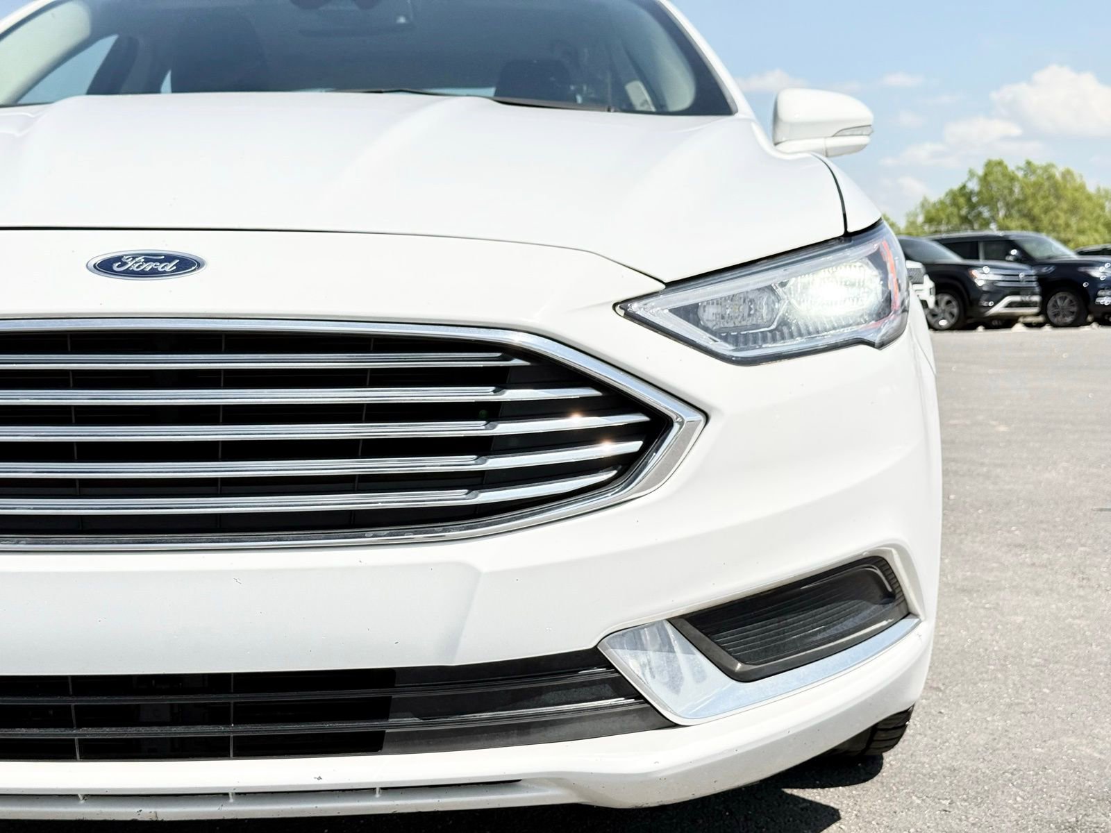 Used 2018 Ford Fusion SE w/ Equipment Group 602A FWD image 12