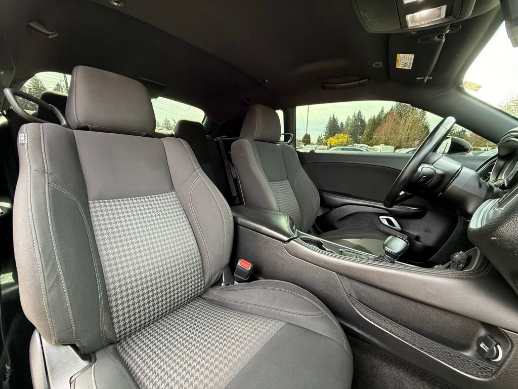 Used 2018 Dodge Challenger SXT image 16