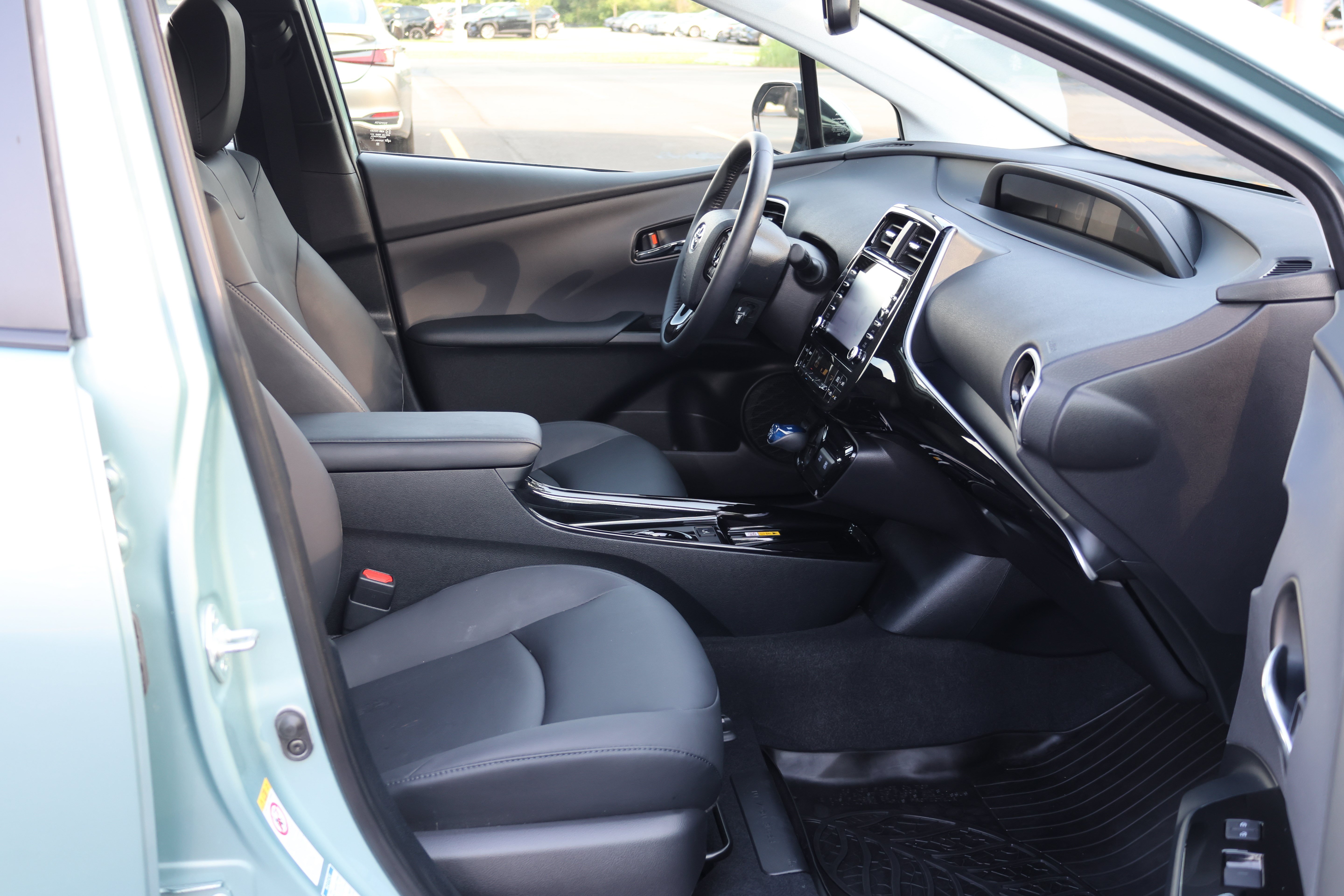 Certified 2020 Toyota Prius XLE AWD/4WD image 36