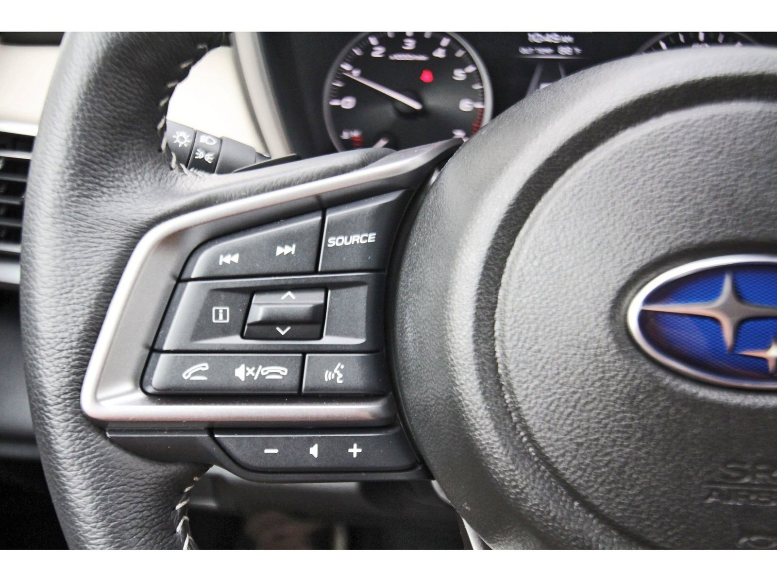 Certified 2025 Subaru Outback Limited AWD/4WD image 15