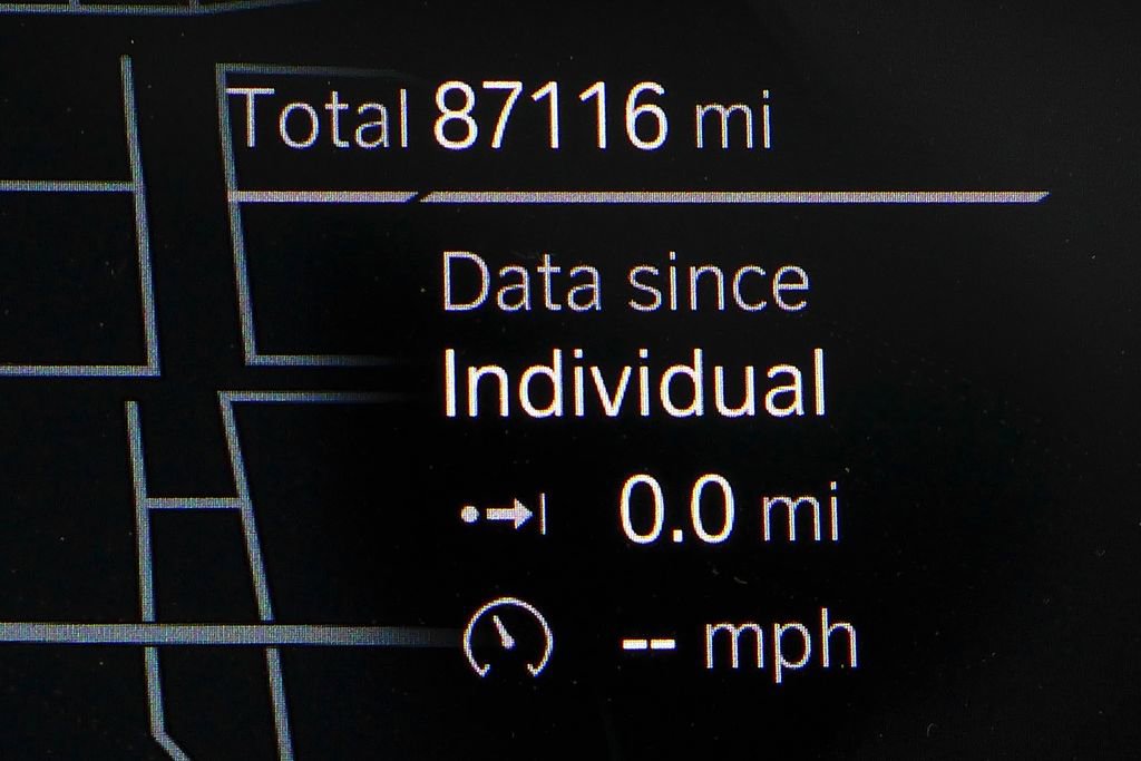 Used 2022 BMW X6 xDrive40i w/ M Sport Package image 31