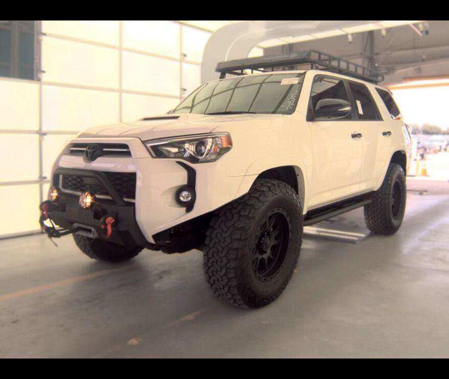Used 2021 Toyota 4Runner Venture w/ Moonroof Package AWD/4WD image 2