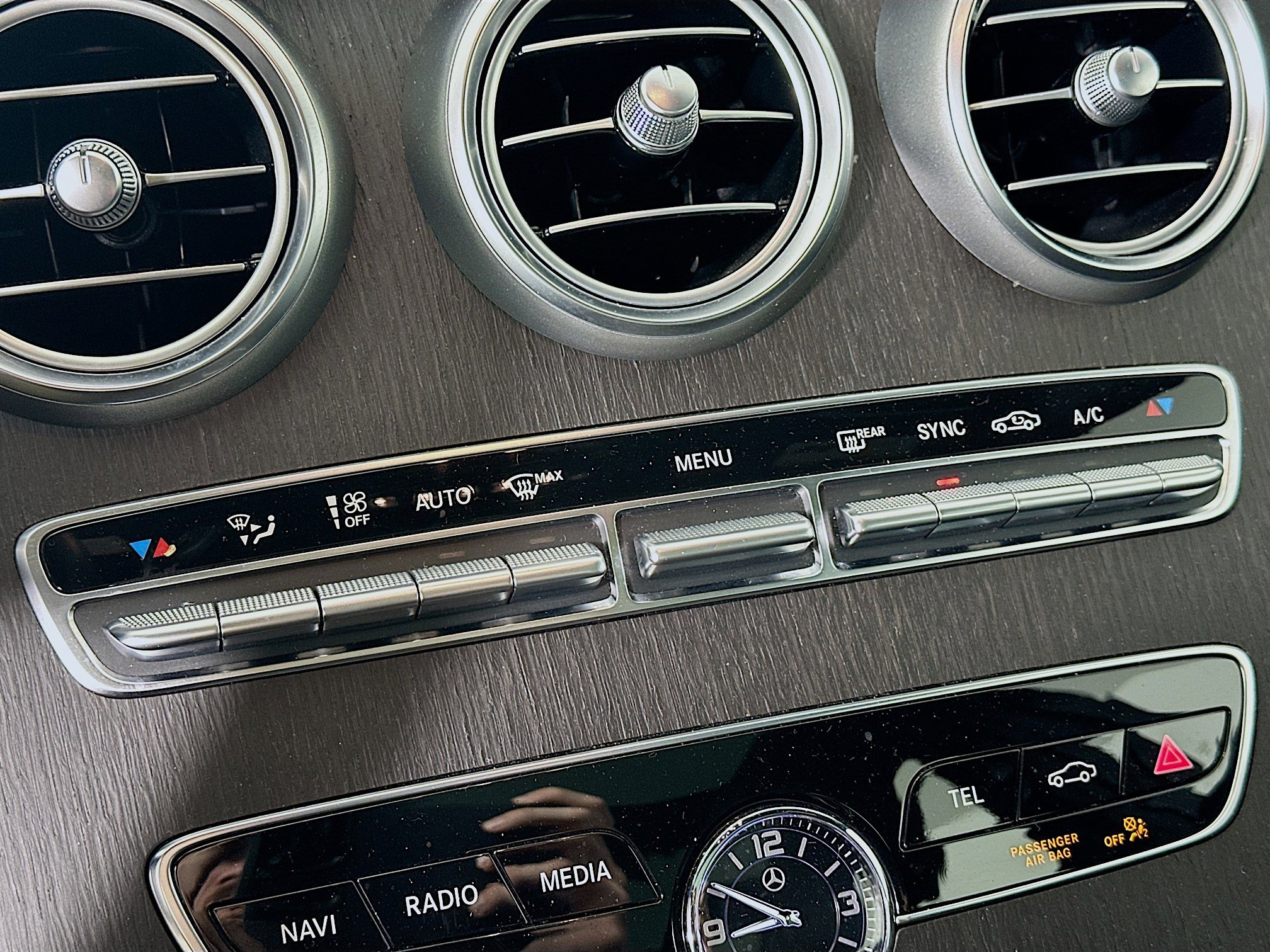 Certified 2021 Mercedes-Benz C 300 4MATIC Sedan w/ Premium Package image 19