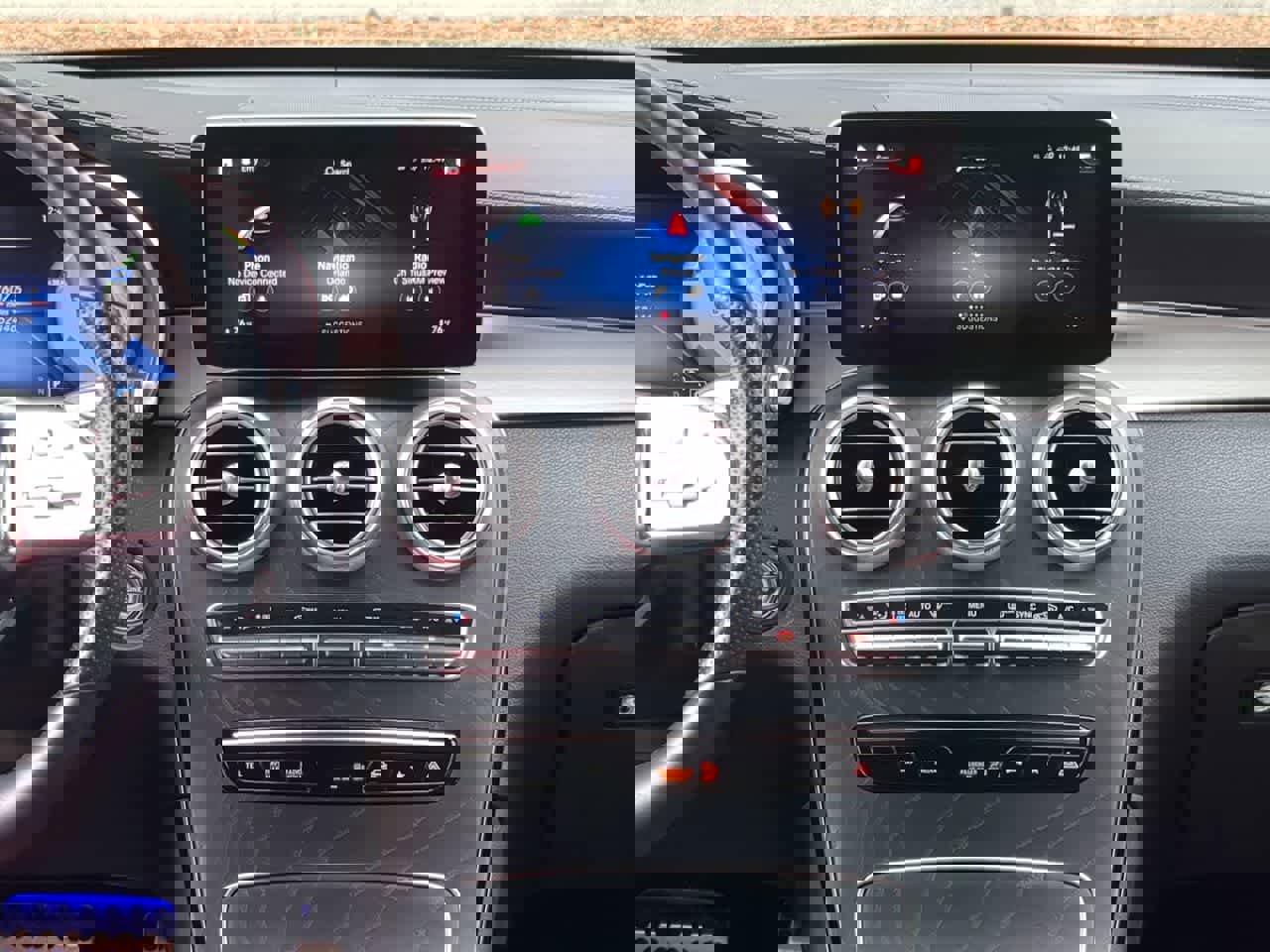 Used 2022 Mercedes-Benz GLC 300 4MATIC Coupe image 29