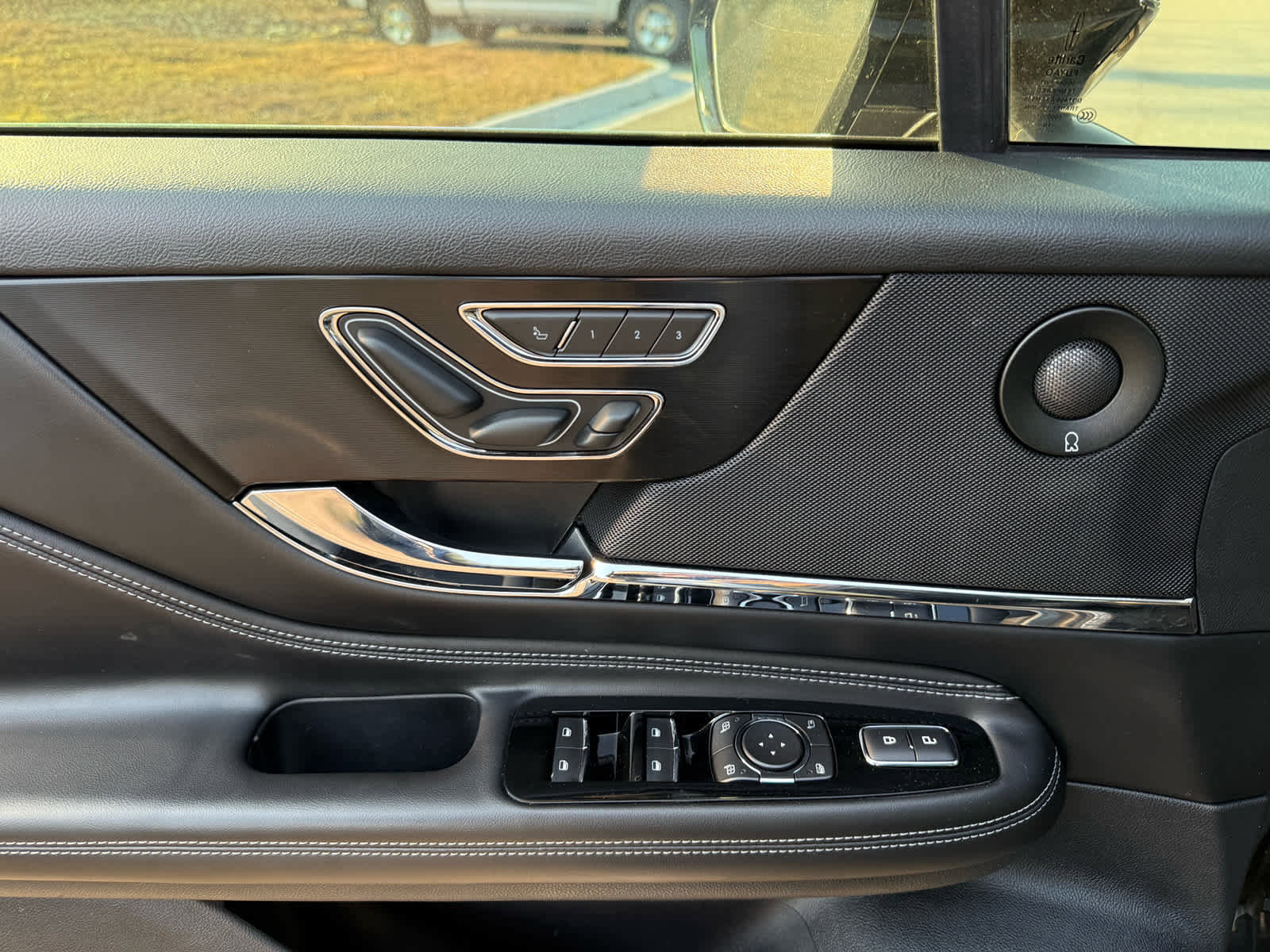 Used 2020 Lincoln Corsair Reserve w/ Equipment Group 202A image 13