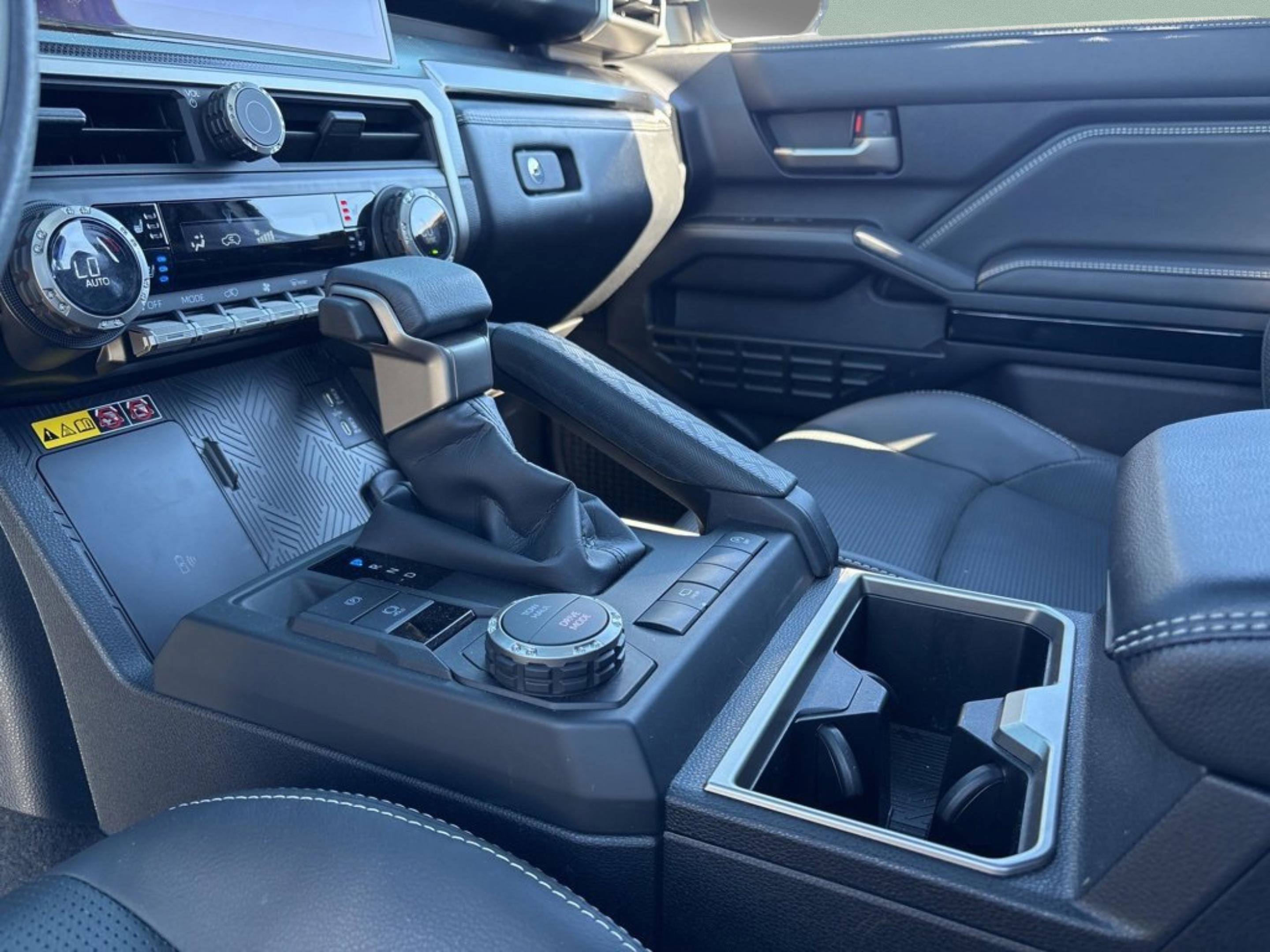 Used 2025 Toyota 4Runner Limited image 19