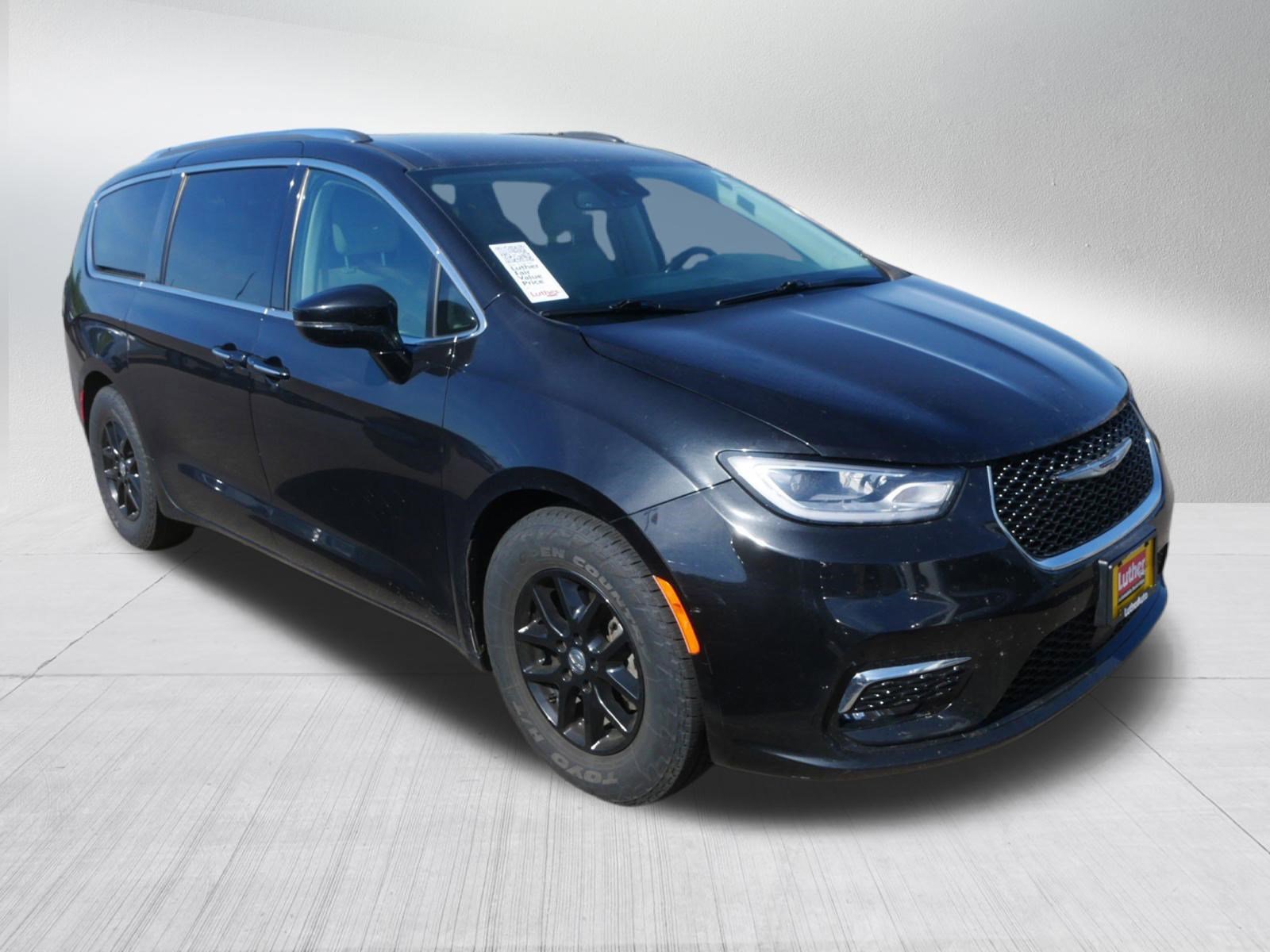 Used 2021 Chrysler Pacifica Touring-L FWD image 7