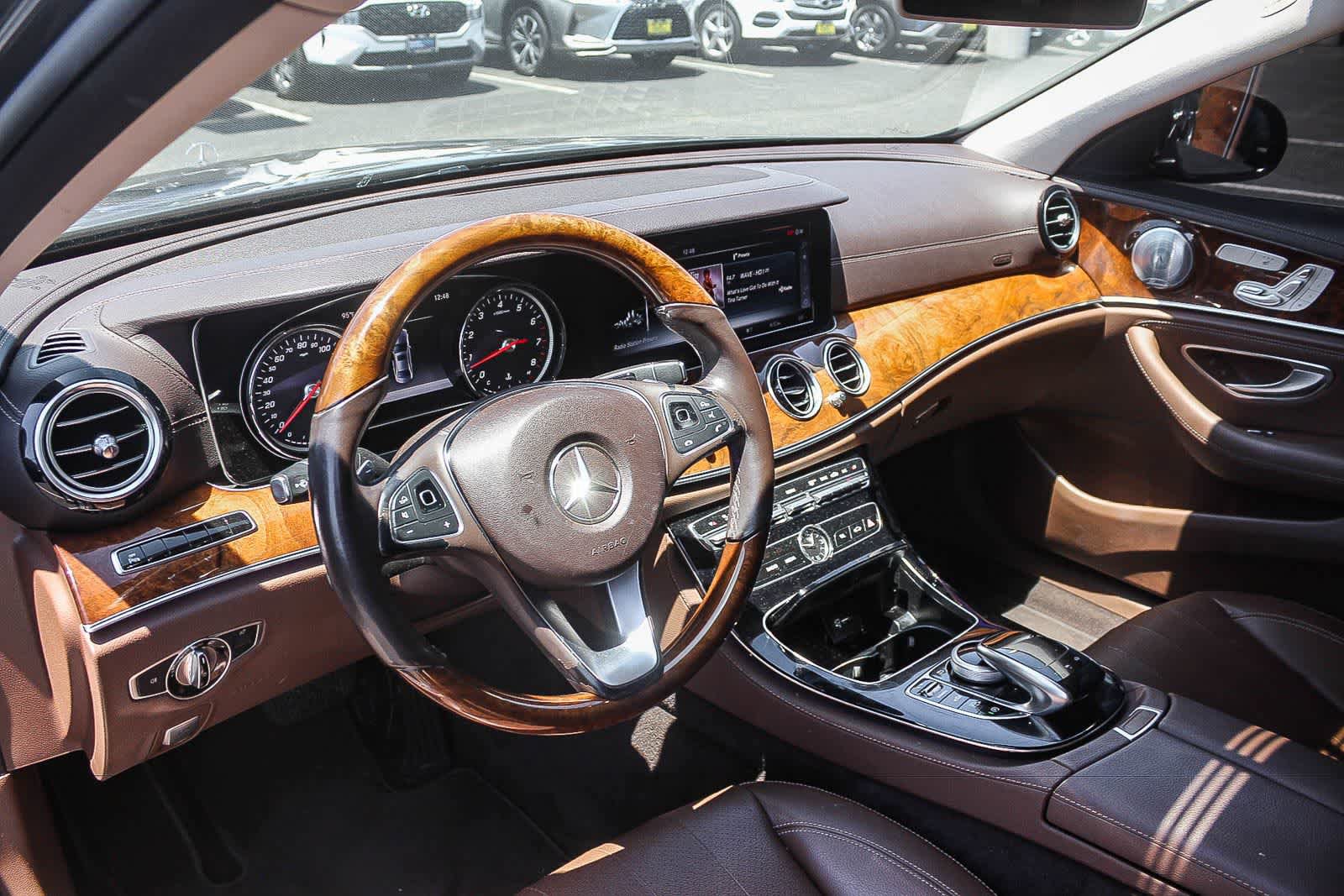 Used 2017 Mercedes-Benz E 300 image 22