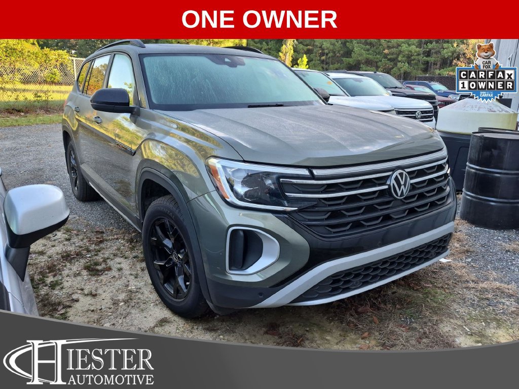 Used 2024 Volkswagen Atlas Peak Edition SE AWD/4WD image 1