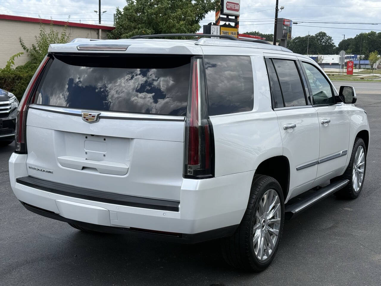 Used 2016 Cadillac Escalade Premium AWD/4WD image 5