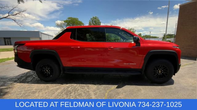 Used 2025 Chevrolet Silverado EV LT AWD/4WD image 9
