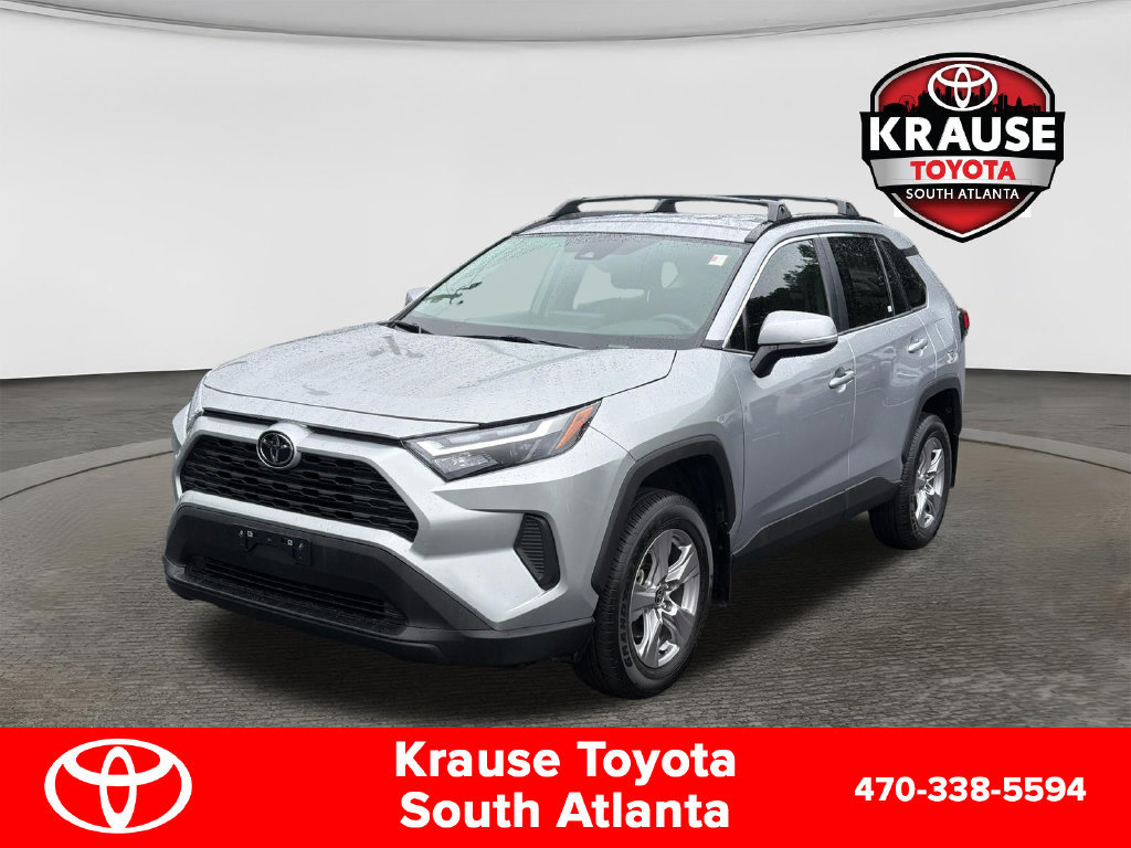 Used 2025 Toyota RAV4 XLE FWD image 3