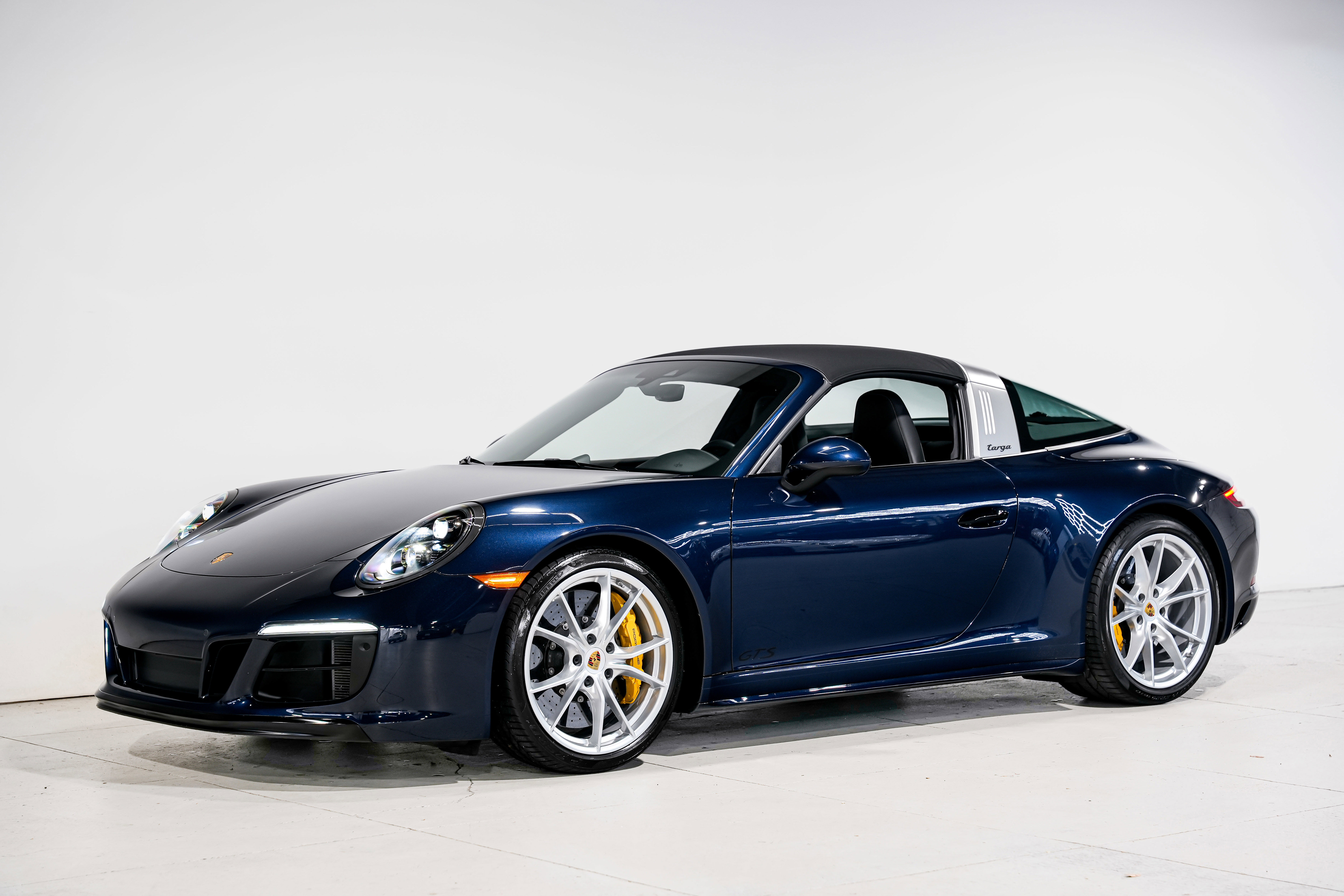 Used 2019 Porsche 911 Targa 4 GTS image 6